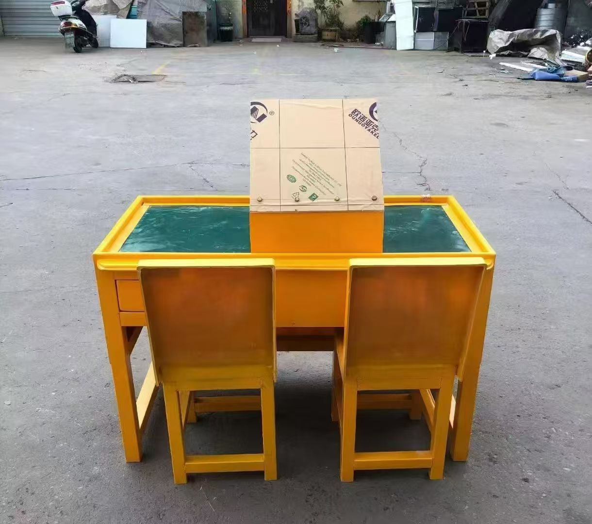 盱眙防静电导通桌井下煤矿火工品发放桌：危险品流转的安全守护者