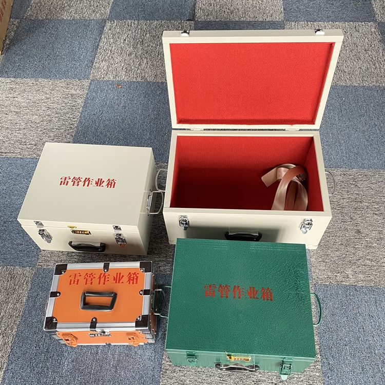 盱眙爆破工程作业箱如何选择?玻璃钢与传统材质的全面对比